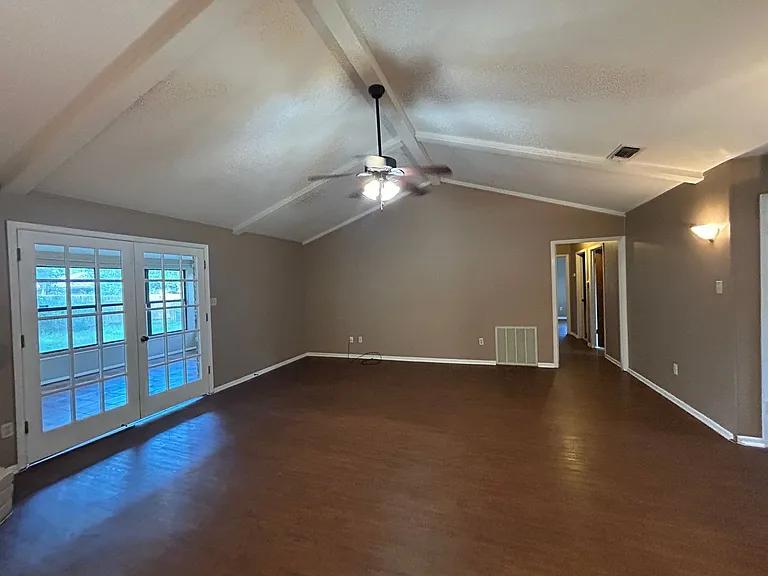 826 Timber Dr — Photo 8