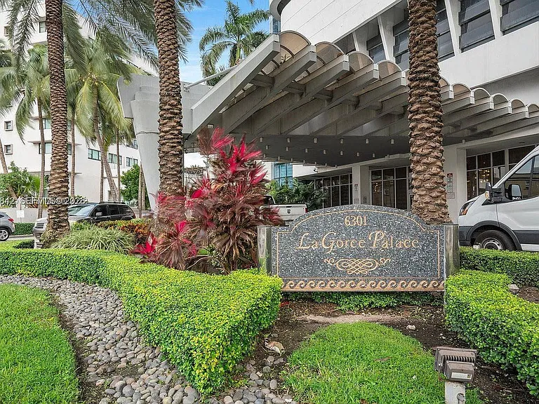 6301 Collins Ave #2203 — Photo 34