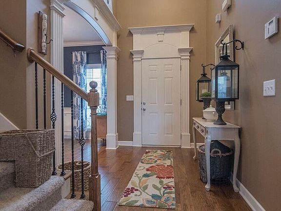 5th image of 3611 Sweetbriar Ave