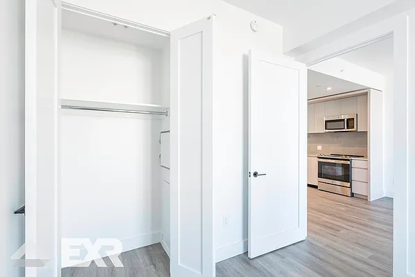 Rented by EXR | media 10