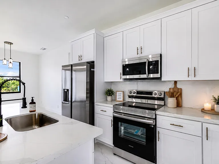 1222 Sheldon Ave — Photo 3