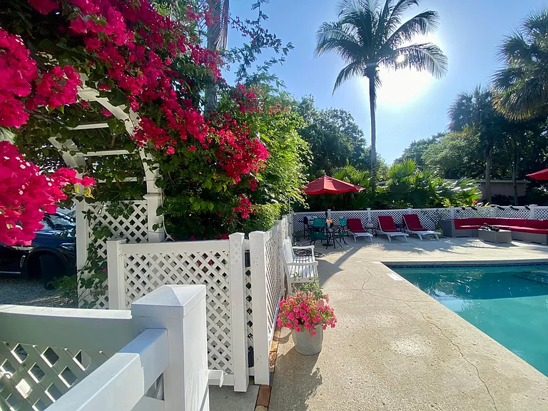 720 Lantana Ln #F — Photo 14