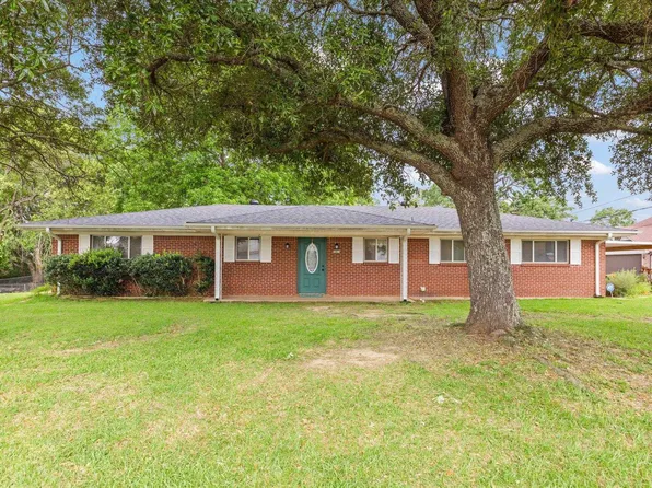 207 N Stewart St, White Oak, TX 75693