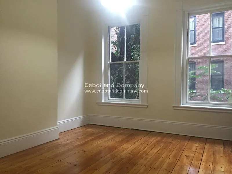 3 bed, 1.0 bath, $4,800 — Photo 4
