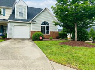 35 Cambridge Oak Cir, Greensboro, NC 27410