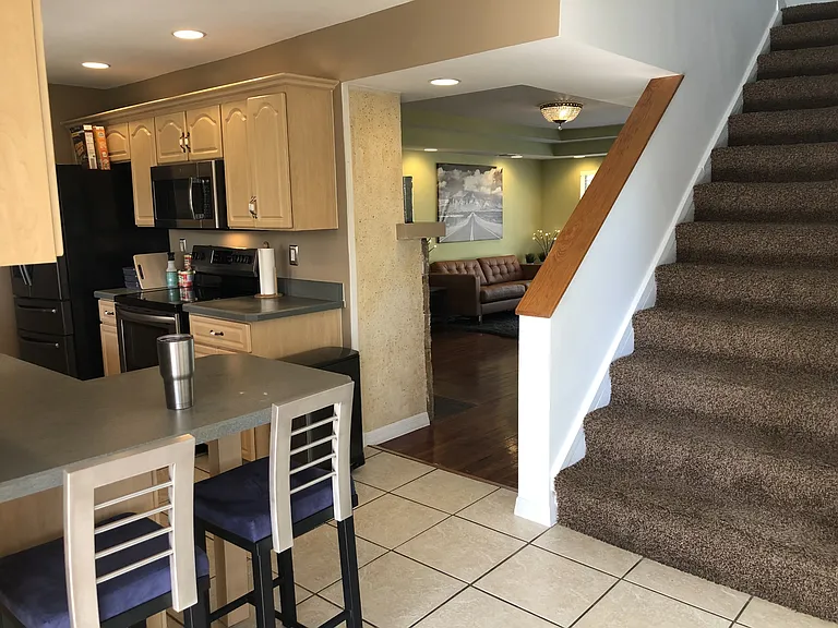 1310 Daytona Ave #6 — Photo 4
