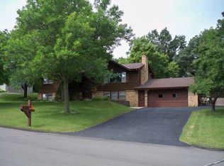 6950 Mariann Dr, Eden Prairie, MN 55346