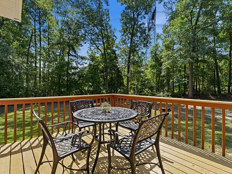 401 Redpath Dr — Photo 46