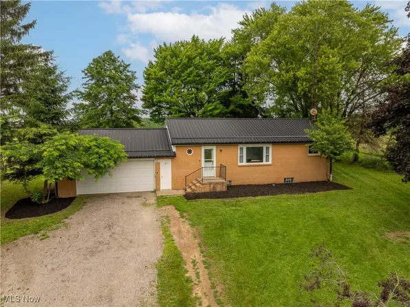 14867 Cenfield St NE, Alliance, OH 44601