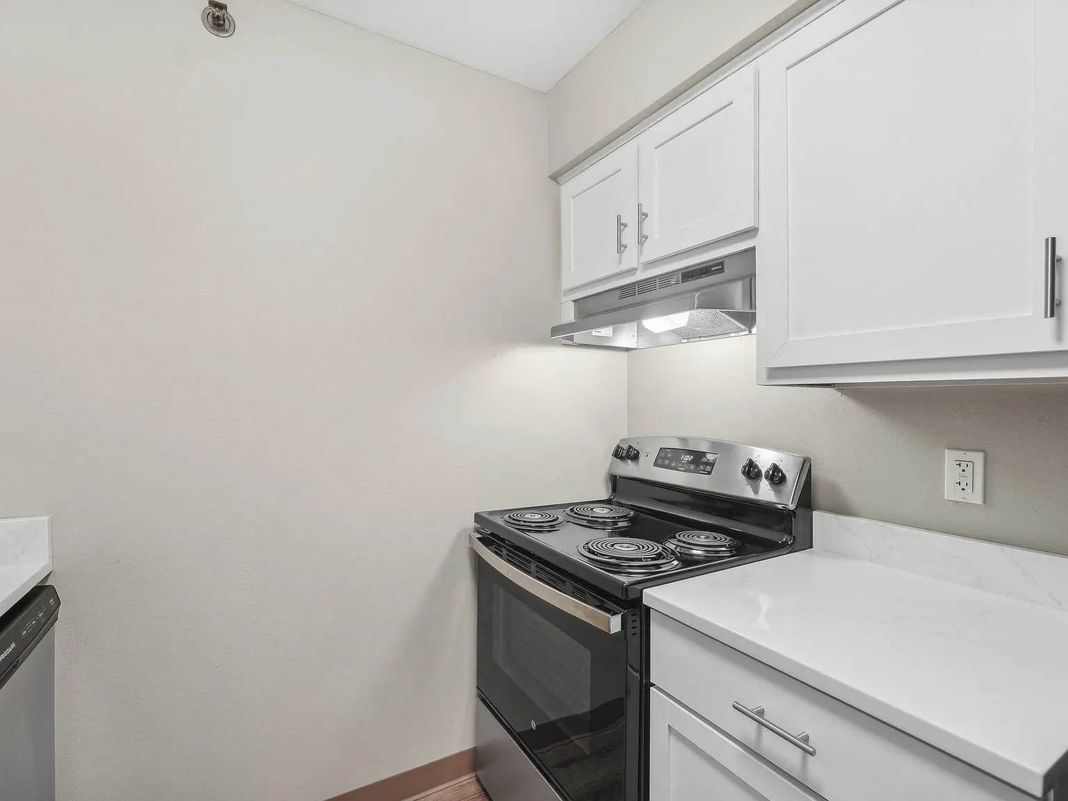 Norhardt Apartments — Photo 4