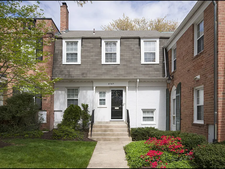 Chase Manor — Photo 17