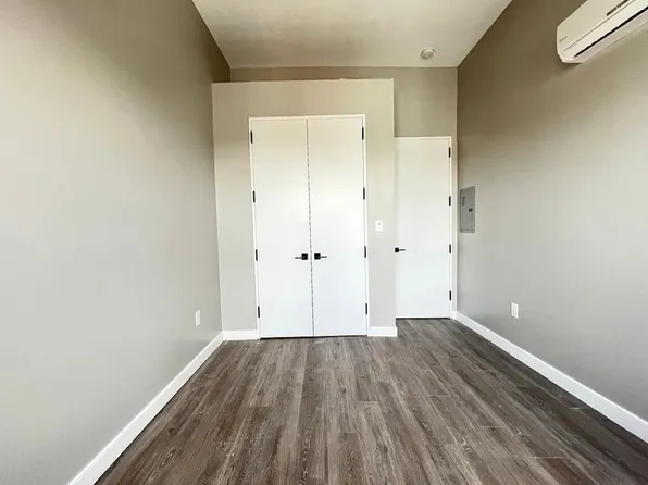 72 Arlington Avenue image 7 of 11