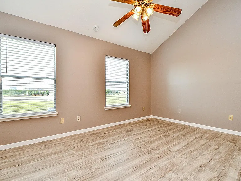 2930 Grants Lake Blvd #407 — Photo 9