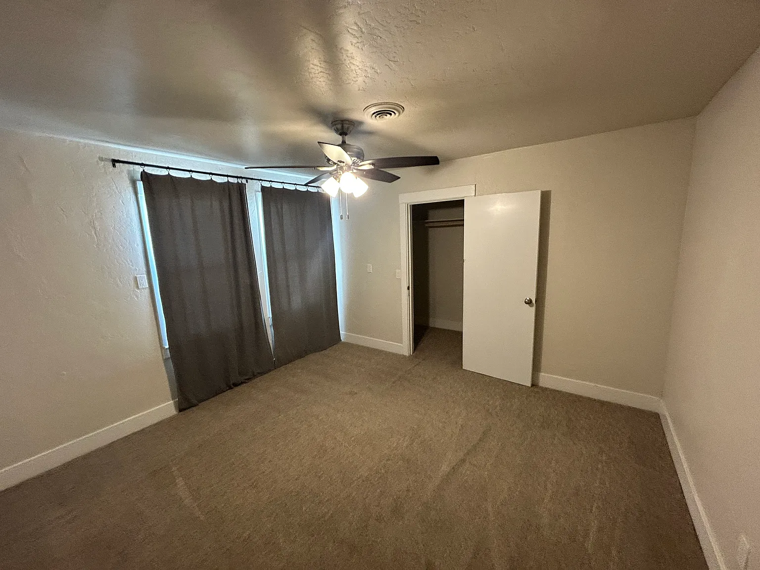 3 bed, 1.0 bath, 1200 sqft, $2,000 — Photo 4