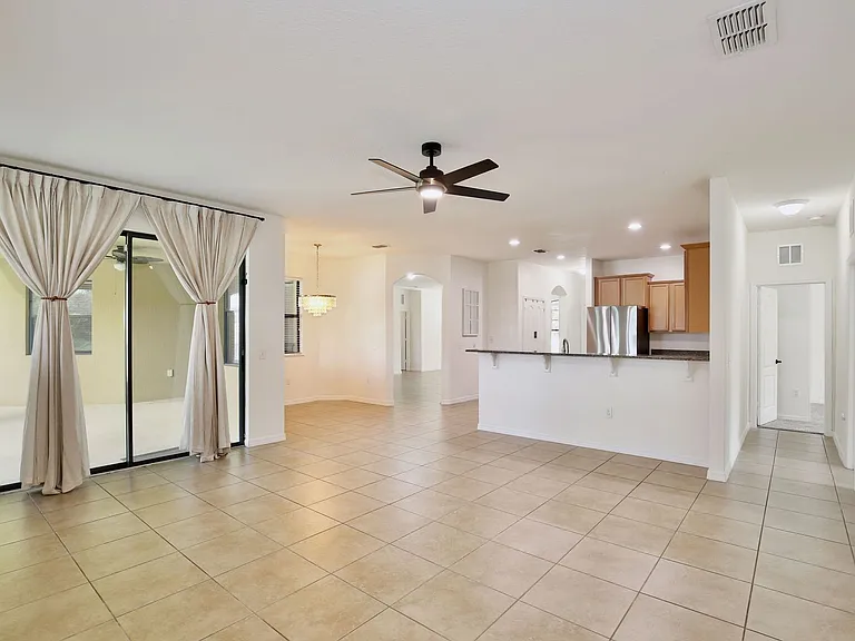 3908 Coastal Breeze Dr — Photo 8