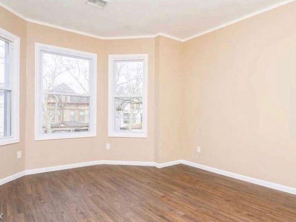 27 Carlton Bedroom2