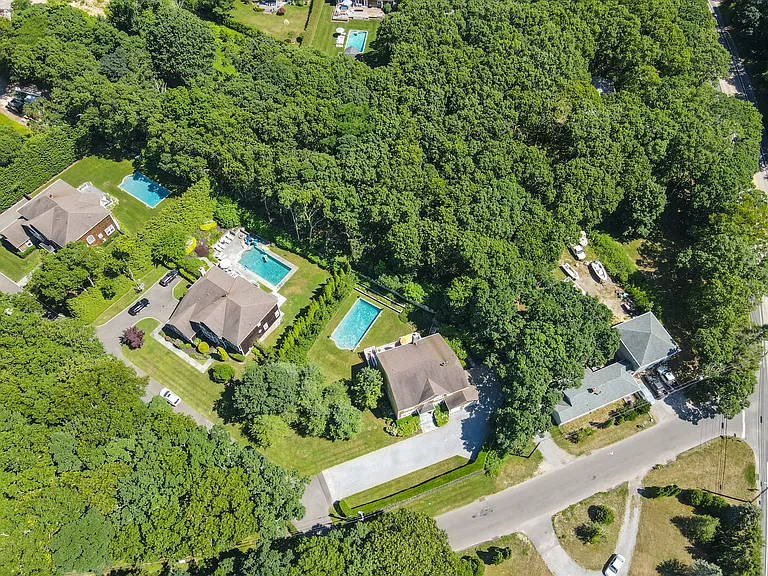 106 Henry Rd — Photo 37