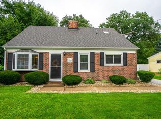 1304 Fairlane Dr, Valparaiso, IN 46383