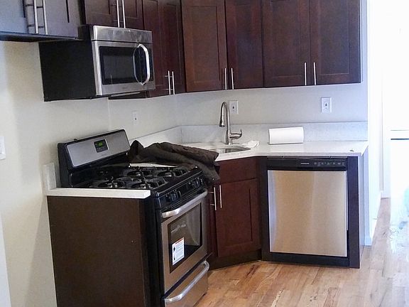 3rd image of 1547 Commonwealth Ave #3