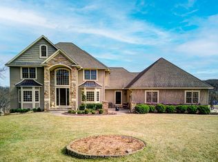 291 Day Farm Rd, Hudson, WI 54016