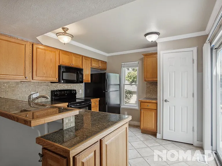 2629 S Xanadu Way #A — Photo 3