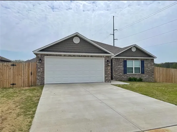 934 W Aiden Dr, Siloam Springs, AR 72761