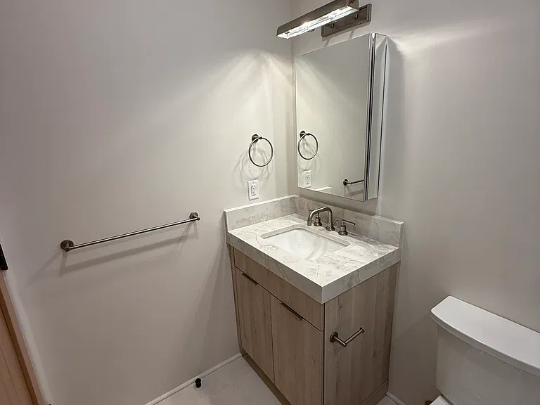 301 W Comstock Ave #3 — Photo 25
