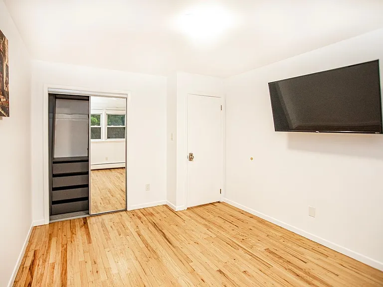 391 Manila Ave #3 — Photo 15
