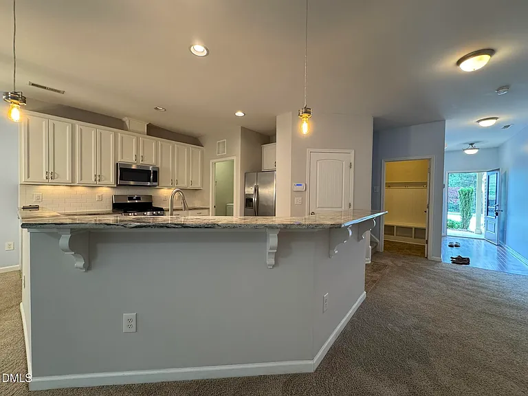 202 Cypress Hill Ln — Photo 9