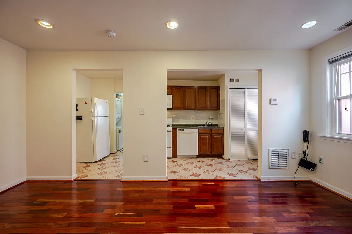 Building Photo - 1869 Kendall St NE #1