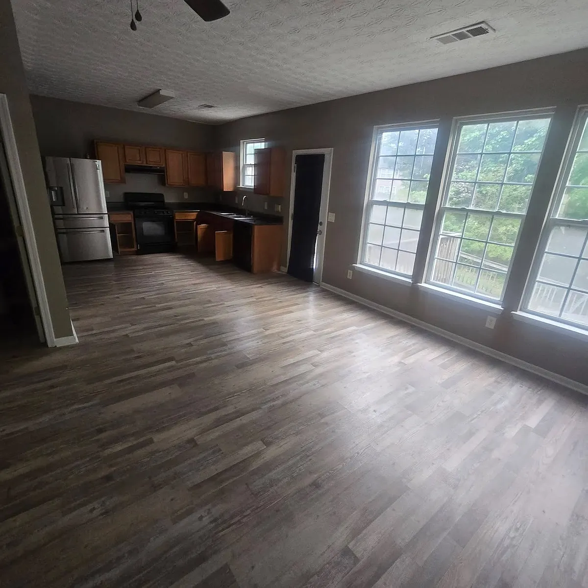 Open Concept - 6256 Shenfield Ln
