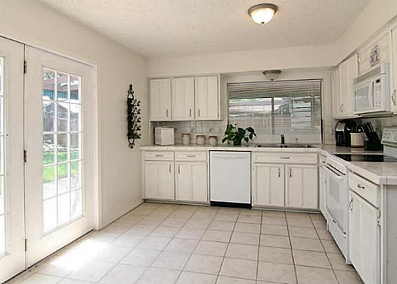 4th image of 3010 Shenandoah Dr