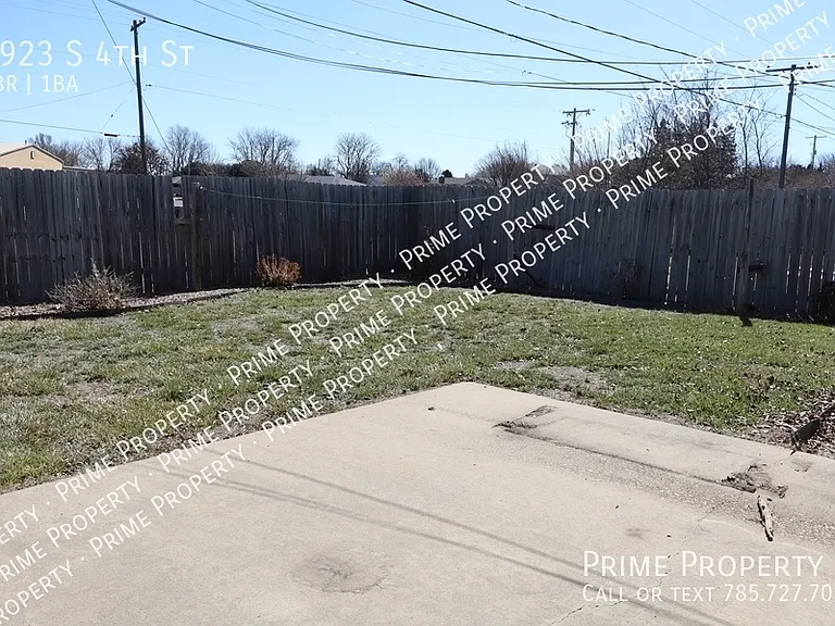1923 S 4th St — Photo 14
