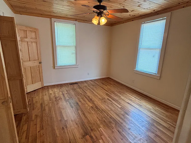 955 N Chase St — Photo 18
