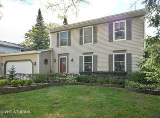 65 W Fox Hill Dr, Buffalo Grove, IL