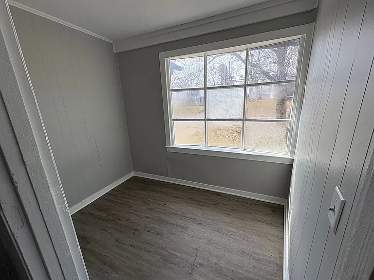 611 E Main St — Photo 5