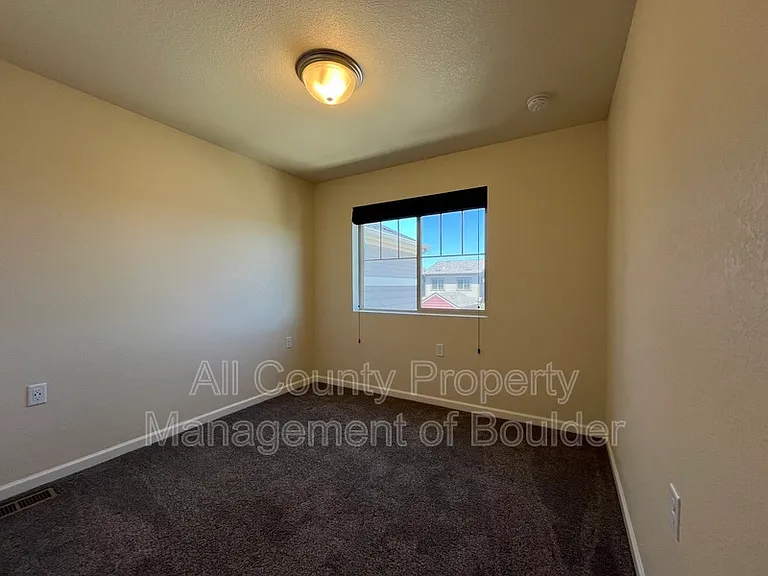 1208 Hummingbird Cir — Photo 11