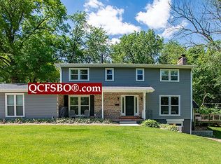 1544 Forest Hills Rd, Bettendorf, IA 52722