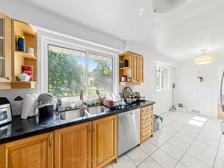 32 Wycliffe Cres — Photo 17
