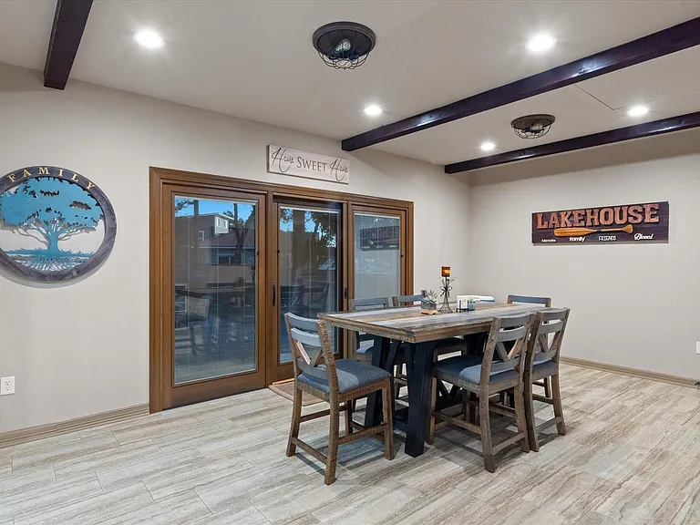 785 Lake Frst — Photo 18