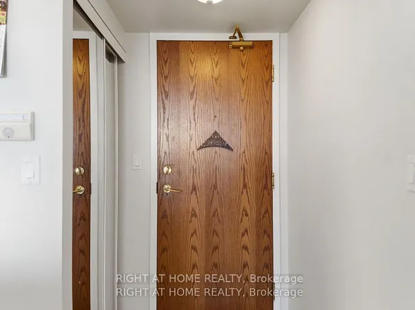 4879 Kimbermount Ave Unit 607, Mississauga, ON L5M 7R8