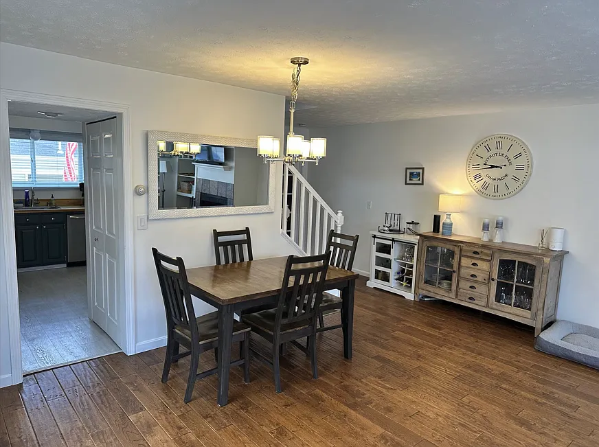 2 bed, 1.5 bath, 1108 sqft, $3,450 — Photo 2