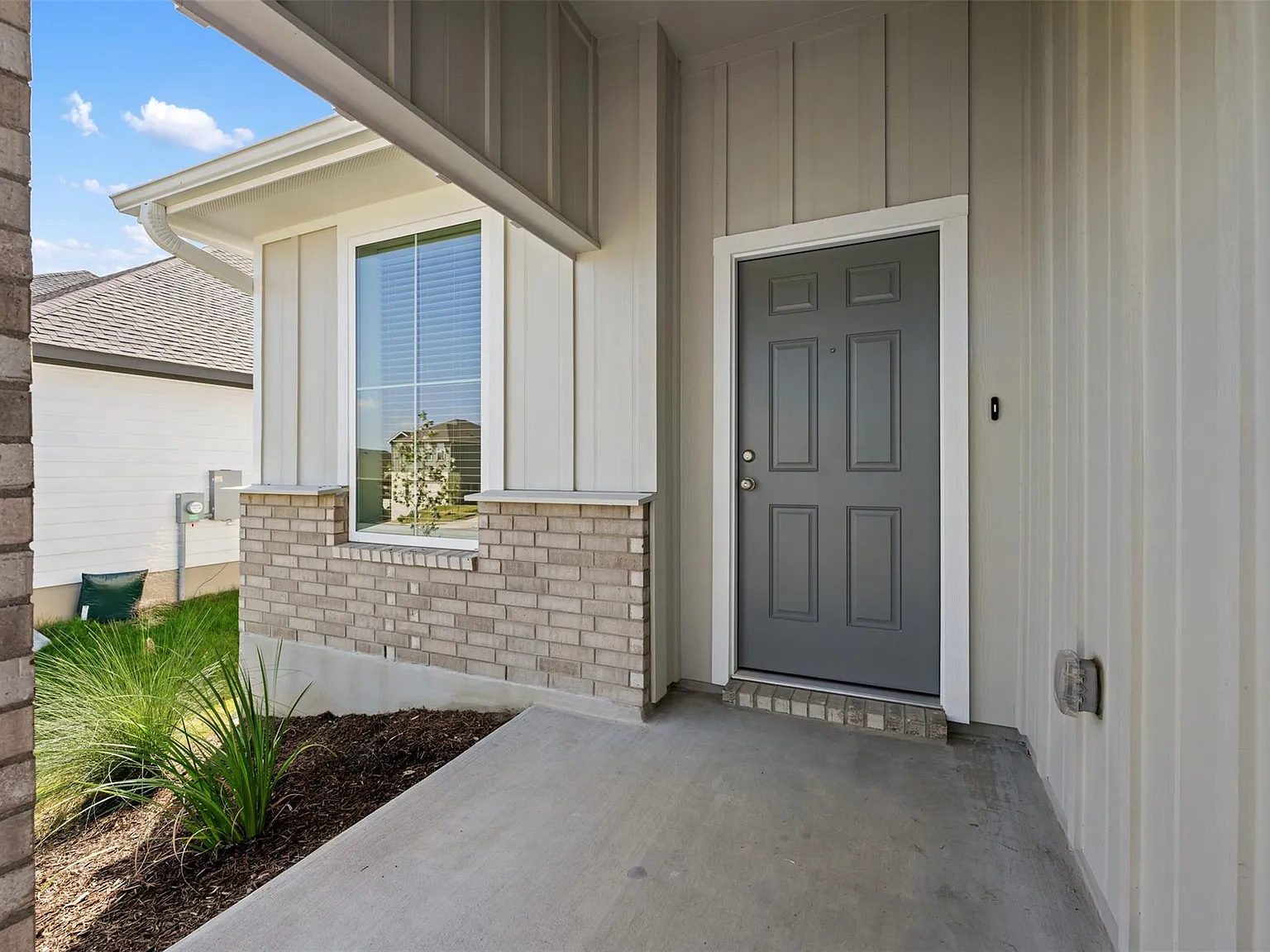 3 bed, 2.0 bath, 1354 sqft, $1,850 — Photo 3