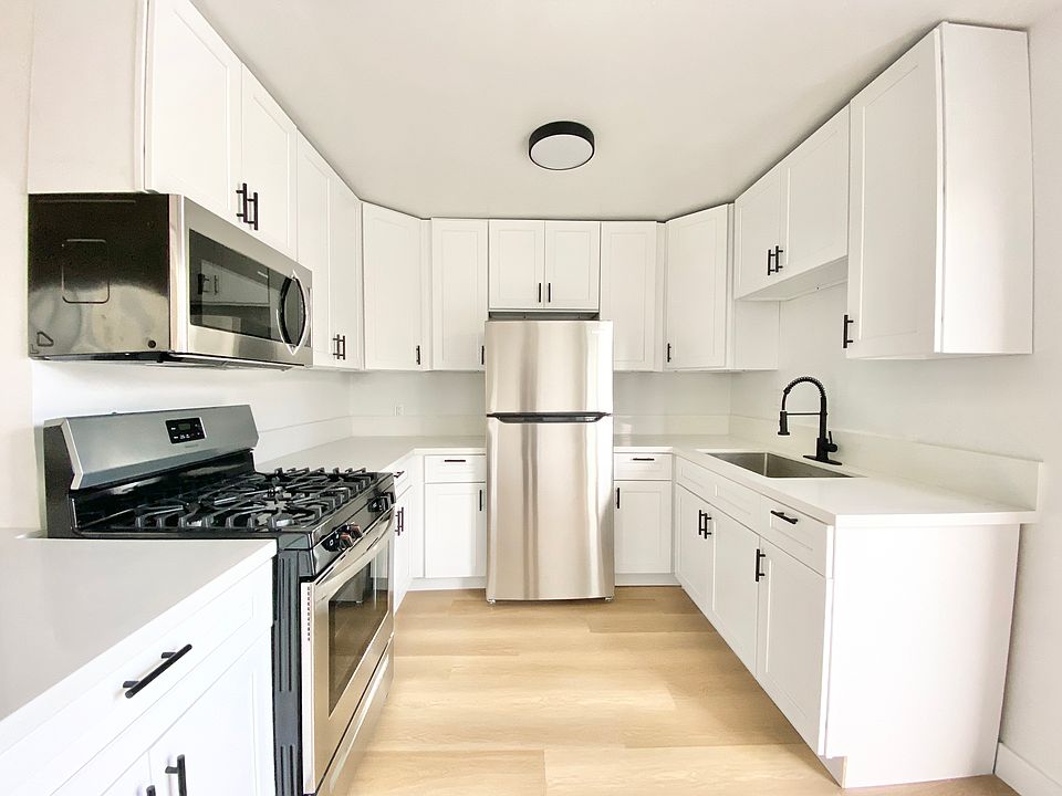 1st image of 136 S Oxford Ave APT 1
