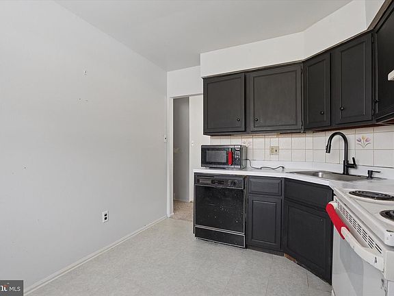 5th image of 1551 Fitzwatertown Rd