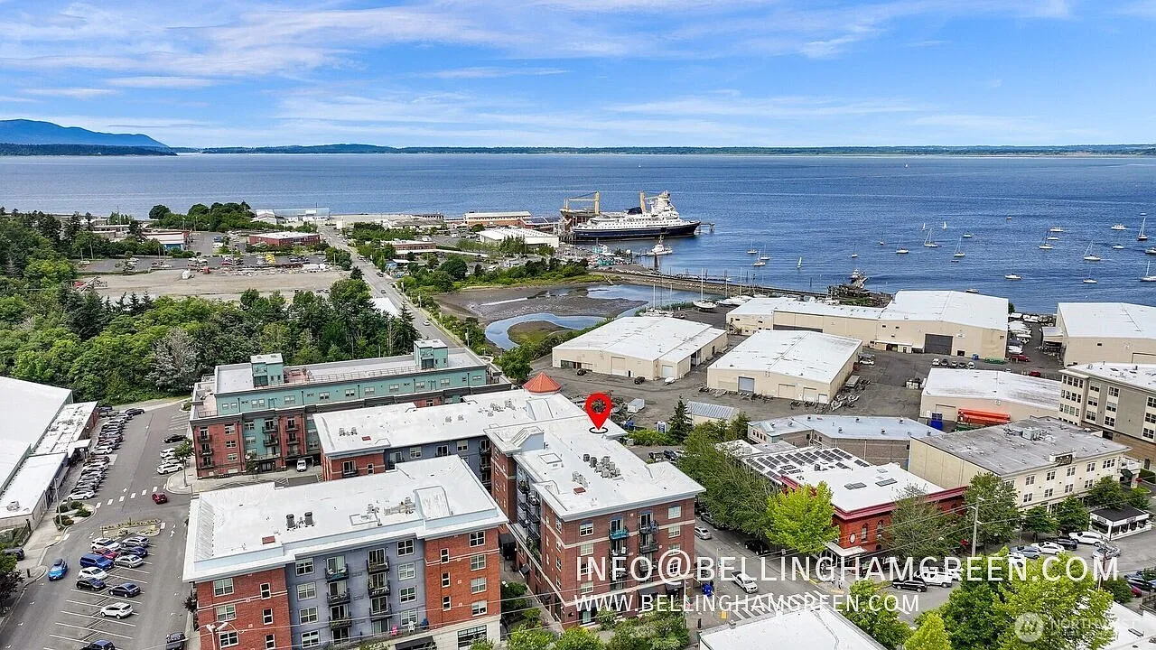 Beautiful Bay View in Fairhaven - 2 Bedroom/2 Bathroom Apartment — Photo 1