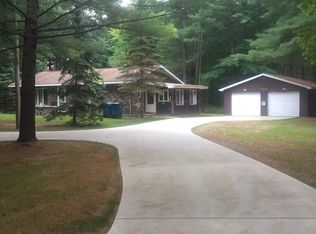 551 W Cole Rd, Sanford, MI 48657