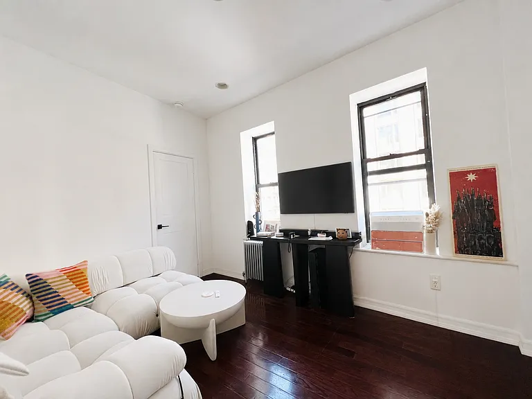 70-80 Kenmare St #3 — Photo 1