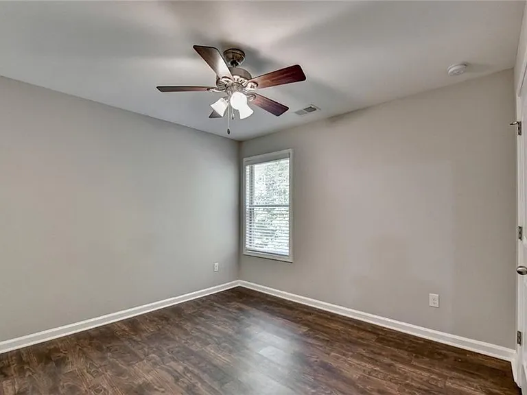7245 Heritage Oak Ct — Photo 46