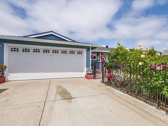 2nd image of 32266 Crest Ln